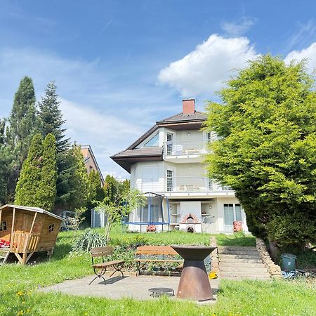 Diamondvilla, 4 Bedroom Apartment, Garden & Spa Praha Bagian luar foto