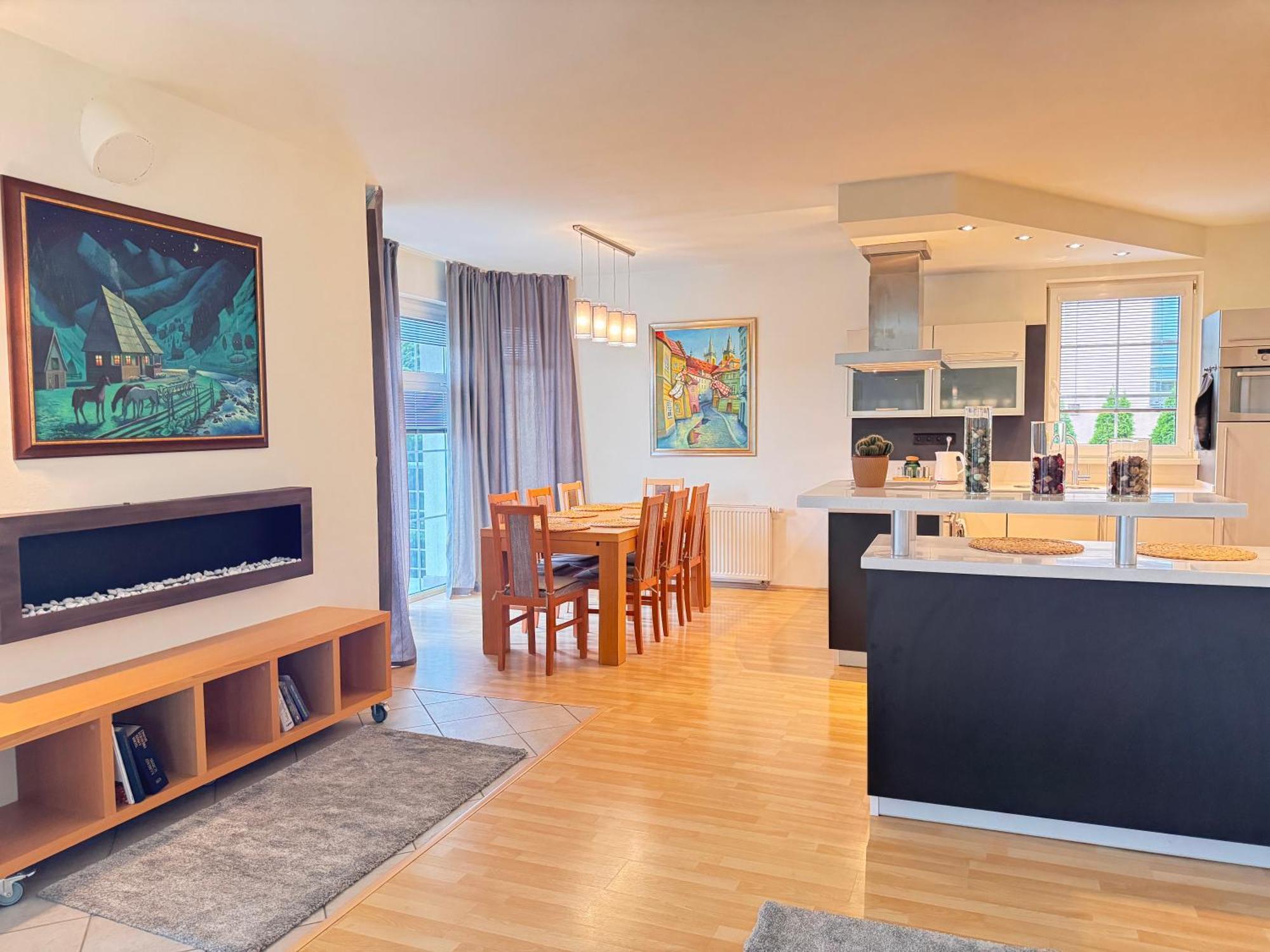 Diamondvilla, 4 Bedroom Apartment, Garden & Spa Praha Bagian luar foto