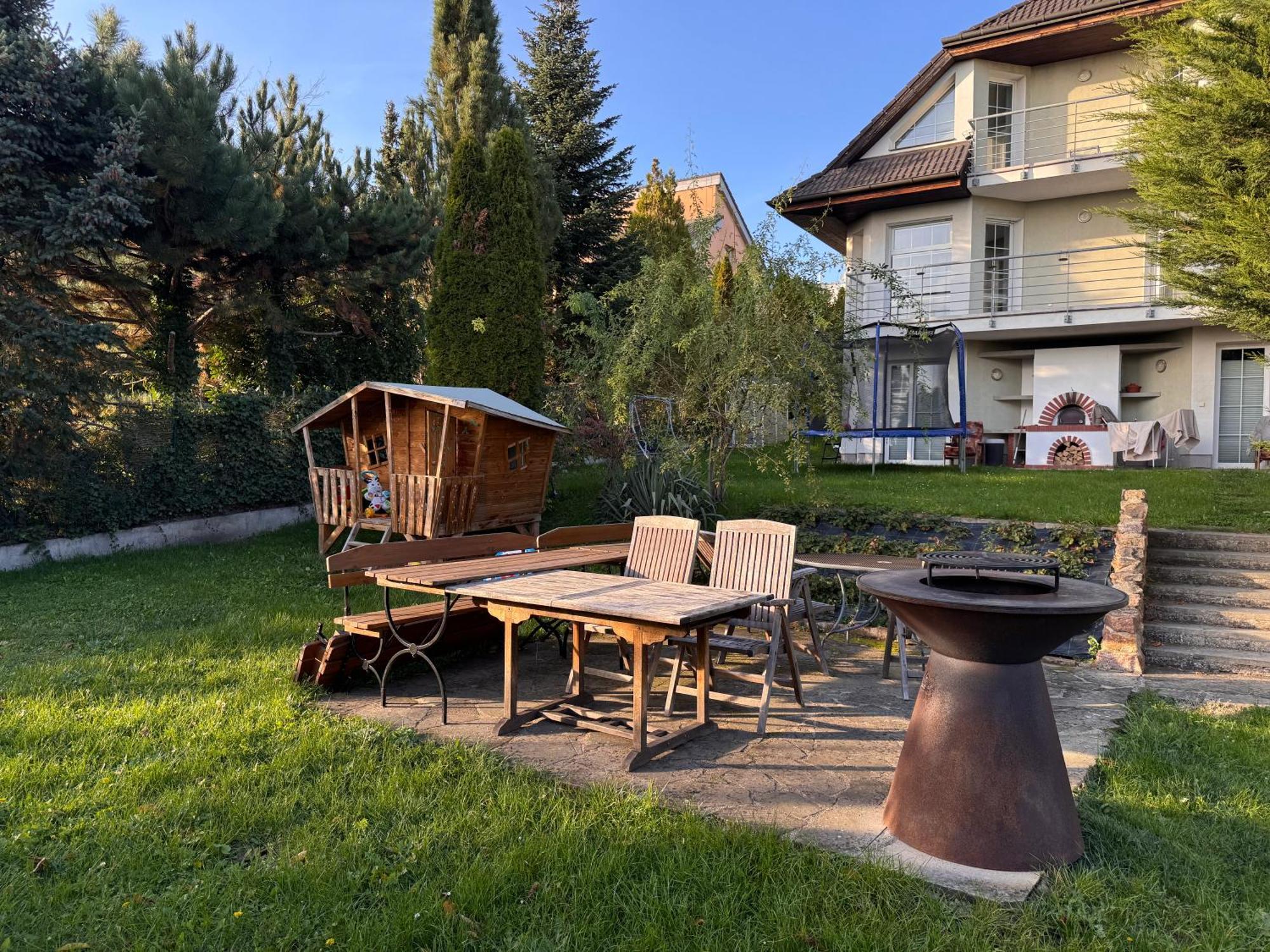 Diamondvilla, 4 Bedroom Apartment, Garden & Spa Praha Bagian luar foto