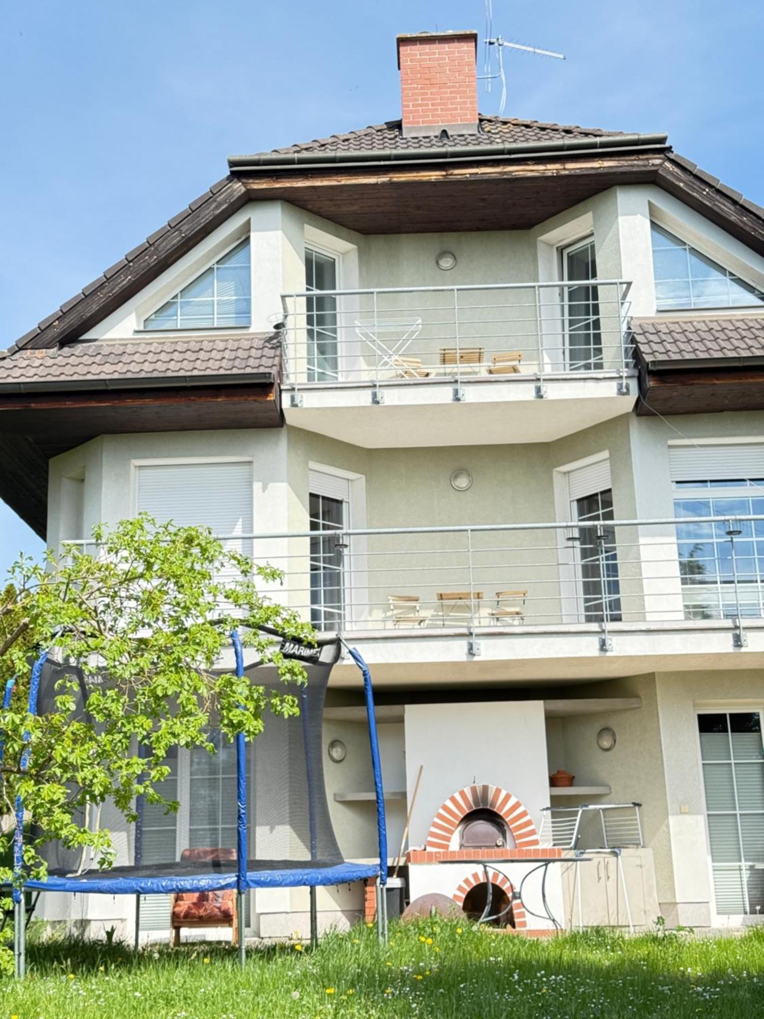 Diamondvilla, 4 Bedroom Apartment, Garden & Spa Praha Bagian luar foto