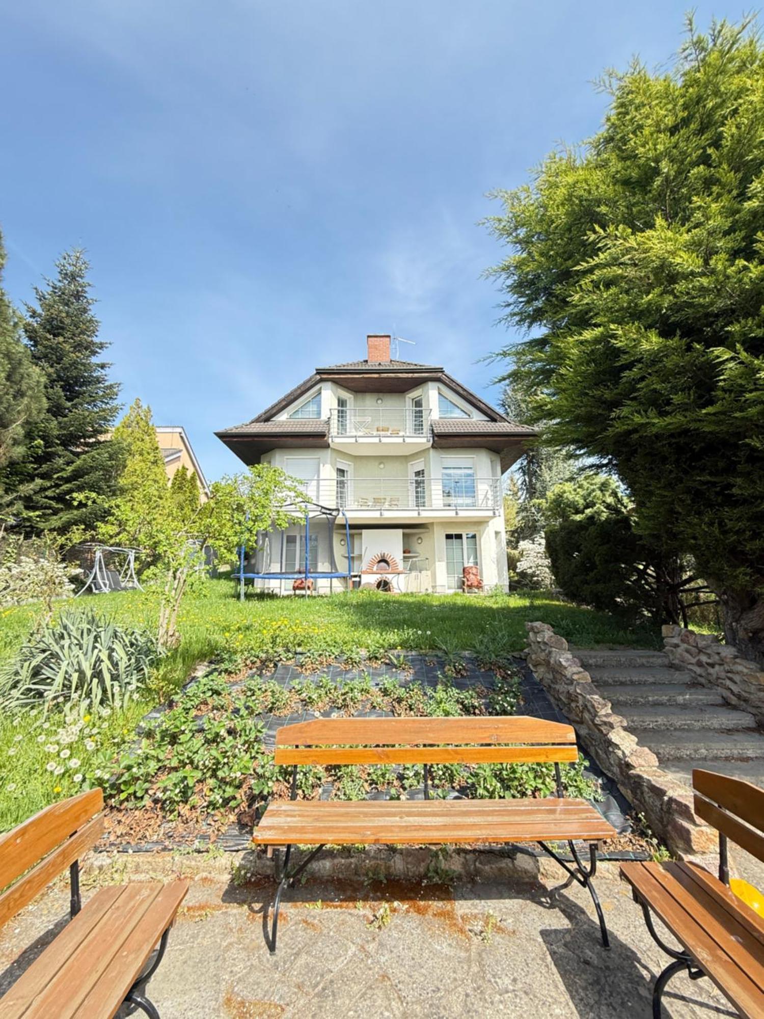 Diamondvilla, 4 Bedroom Apartment, Garden & Spa Praha Bagian luar foto